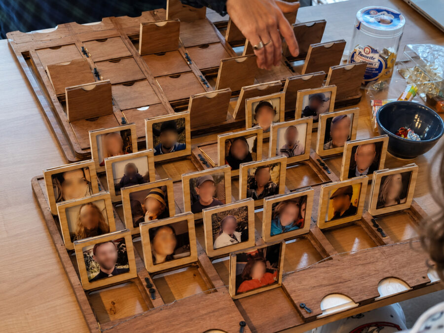 Photo frame guessing game
